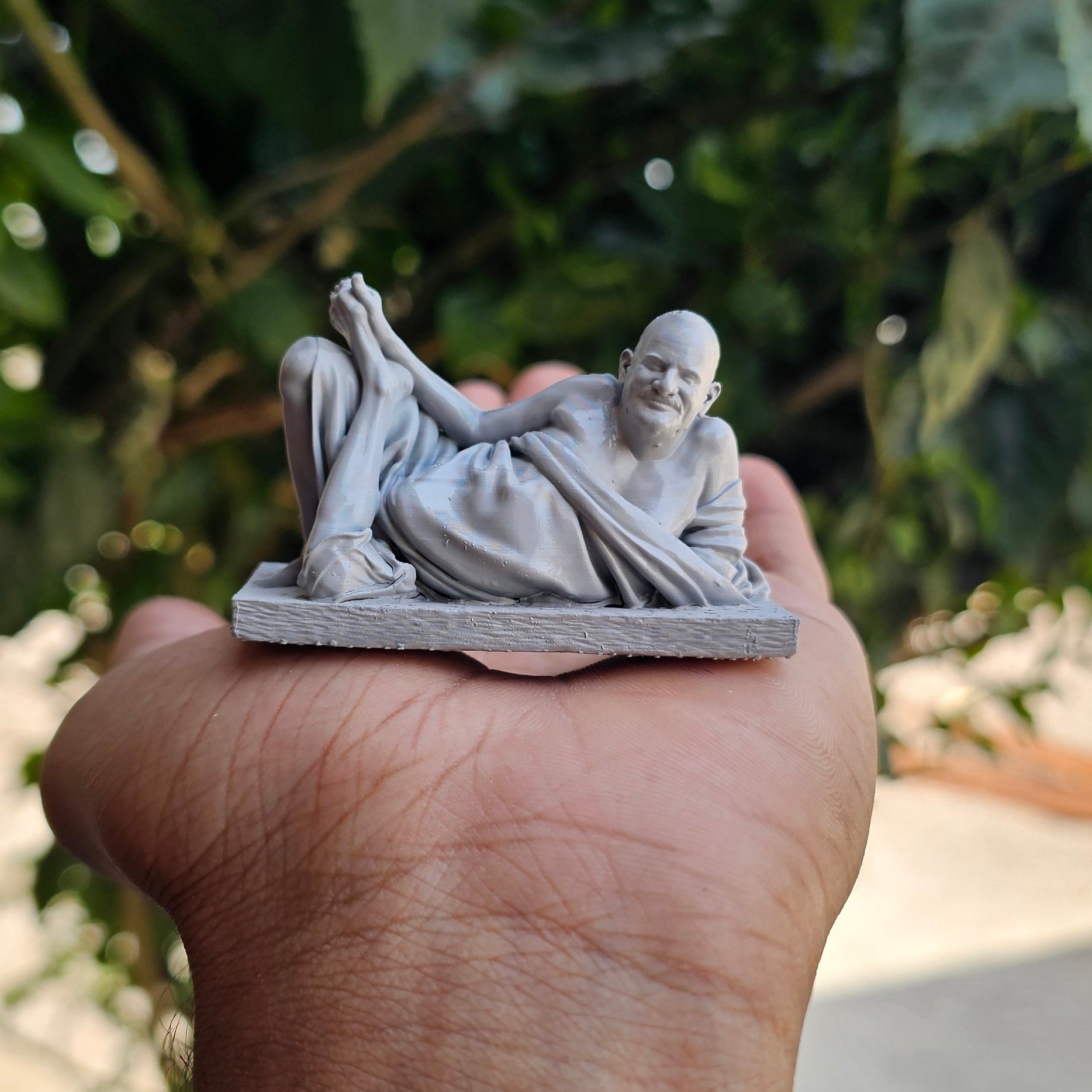 Neem Karoli Baba Murti – Symbol of Grace, Faith & Protection (Premium ...